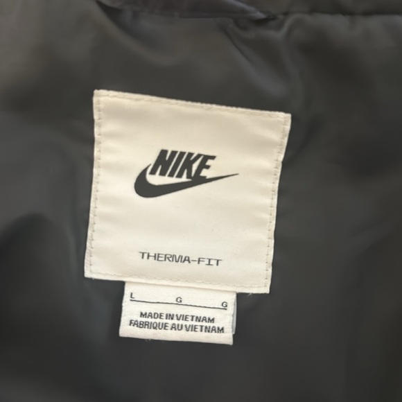Nike puffer jacket - Picture 4 of 4
